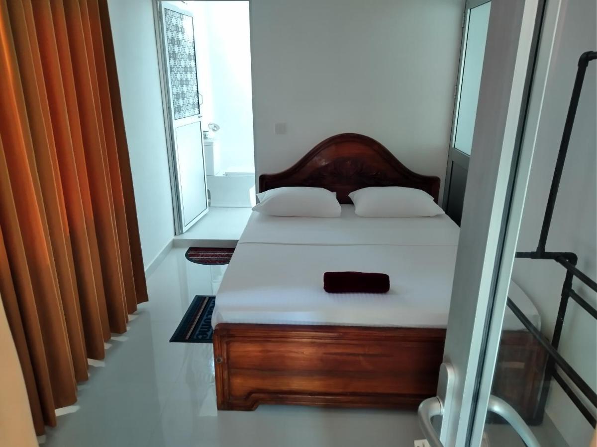 Sandhara Home Stay Tangalle Exteriör bild