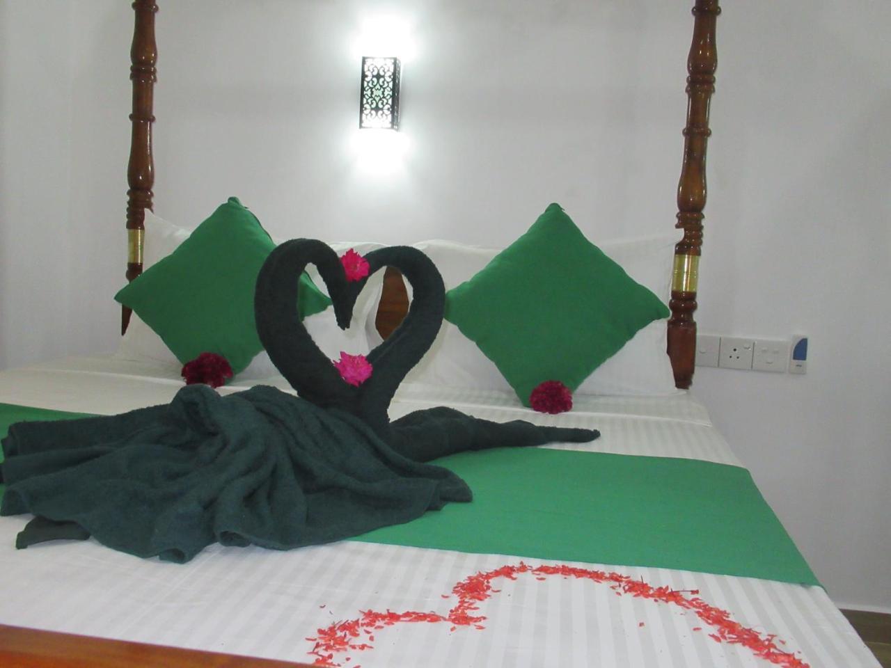 Sandhara Home Stay Tangalle Exteriör bild