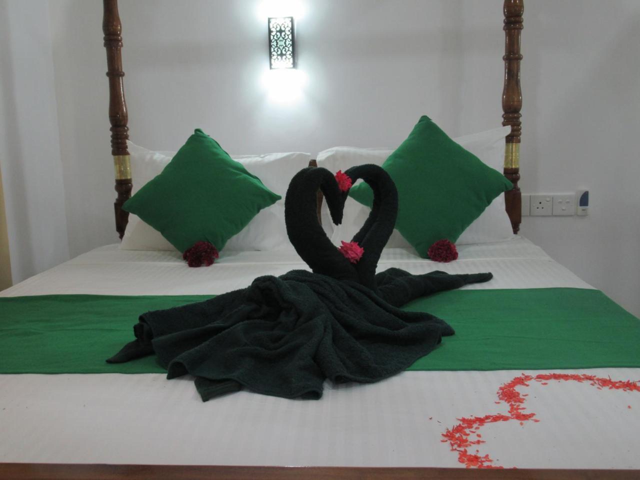Sandhara Home Stay Tangalle Exteriör bild
